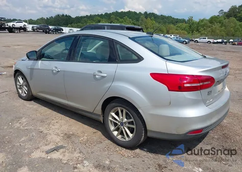 2017 Ford Focus Se z USA, uszkodzony, nr VIN 1FADP3F29HL234547